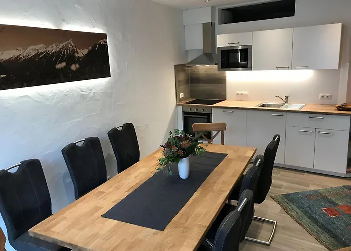 In Near Spieljochbahn شقة *